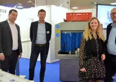 This time Elpress brought a 3.5 metre long crate washer, the EKW 3500, to Fruit Logistica. On the photo from left to right: Robert Topolski, Peter Hogervorst, Ellen Lefevre and Marco Bruno.